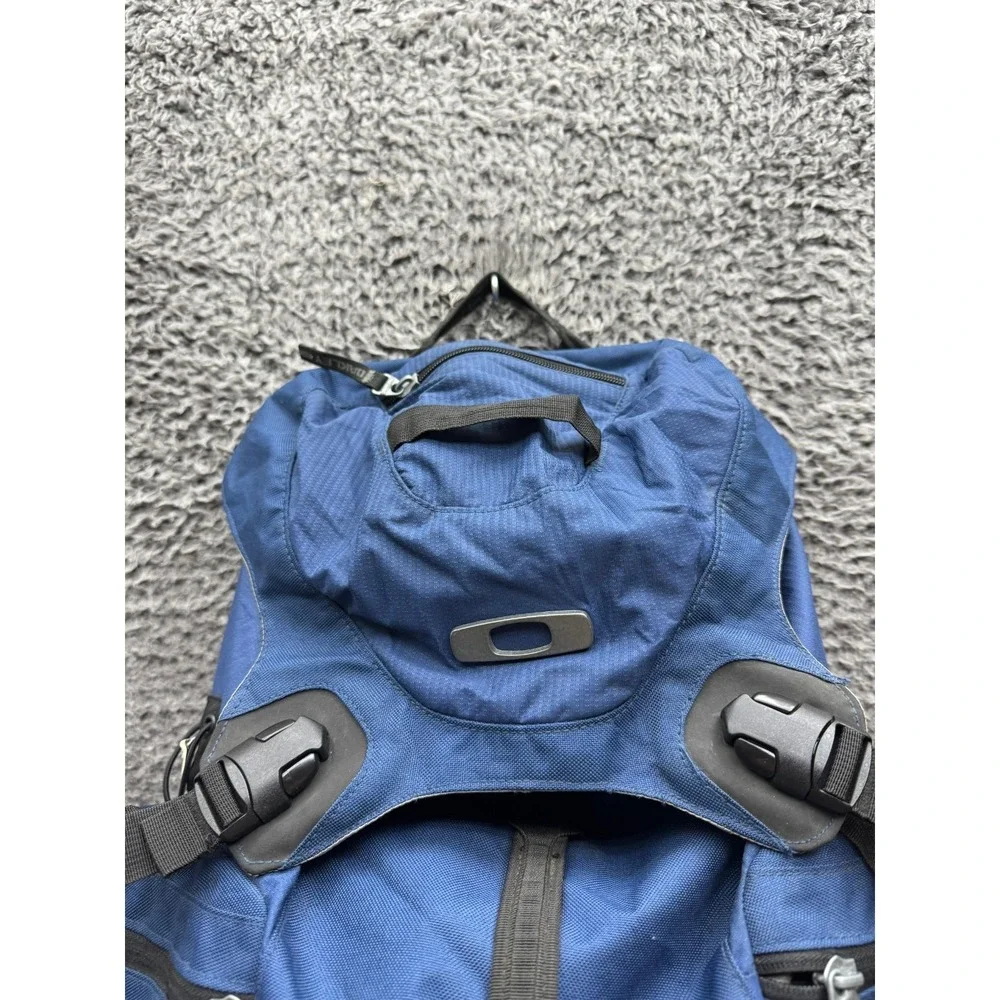 Oakley Icon 2.0 Tactical Gorpcore Hiking Rucksack Backpack Navy Blue Unisex